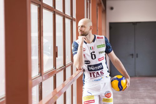 Riccardo Sbertoli sul ponte di collegamento tra U6 e U7 (Foto Lorenzo Passoni)