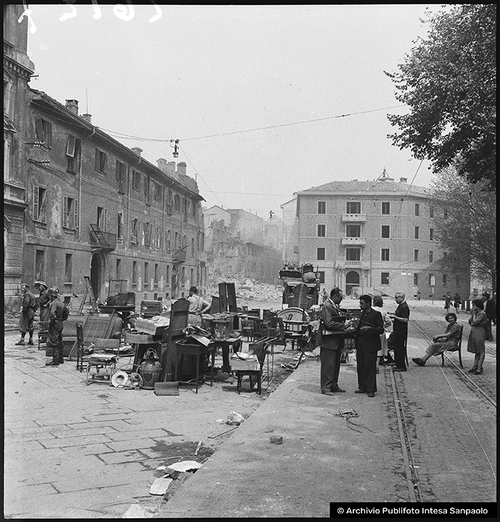 Masserizie recuperate e riunite in piazza Sant'Ambrogio